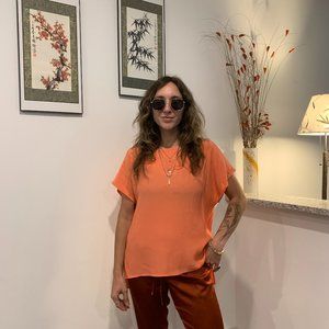 Donated Feb 16 ‘22 Offers Welcome!  HOST PICK 🥰🎉🍾BUTTONS Viscose Top